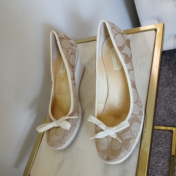 Coach Signature Canvas Beige Wedge Shoes with White Bow - Picture 3 of 7